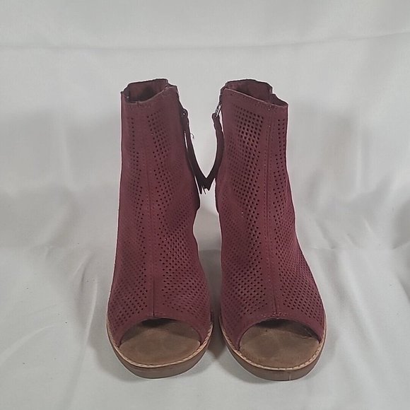 TOMS Suede Peep Toe Perforated Zip Ankle Booties Maroon Women Size 7.5 - Picture 3 of 11